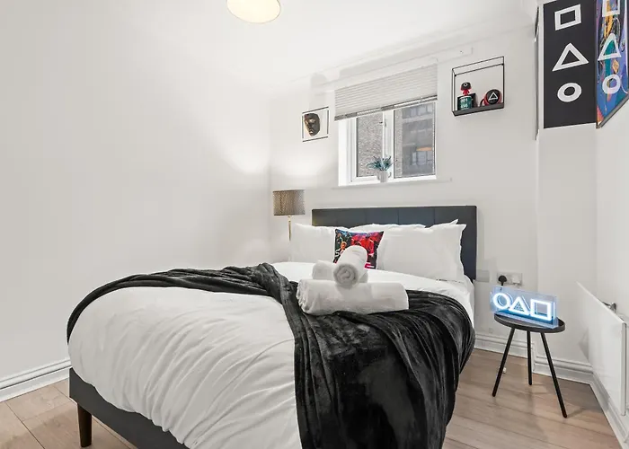 2 Cosy Bedroom Sleeps 6 02 Arena Perfect For Contractors Families And Groups