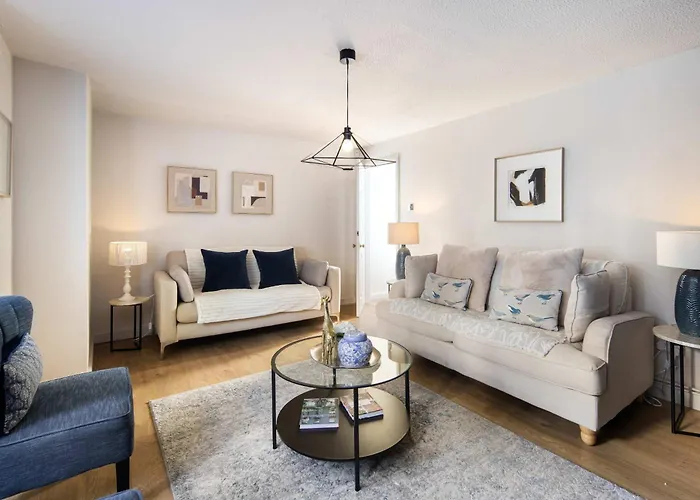 10 Mins Walk To The Oval, The Kennington Retreat